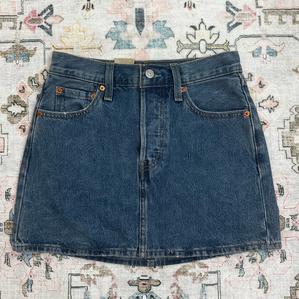Levi’s Icon Denim Skirt